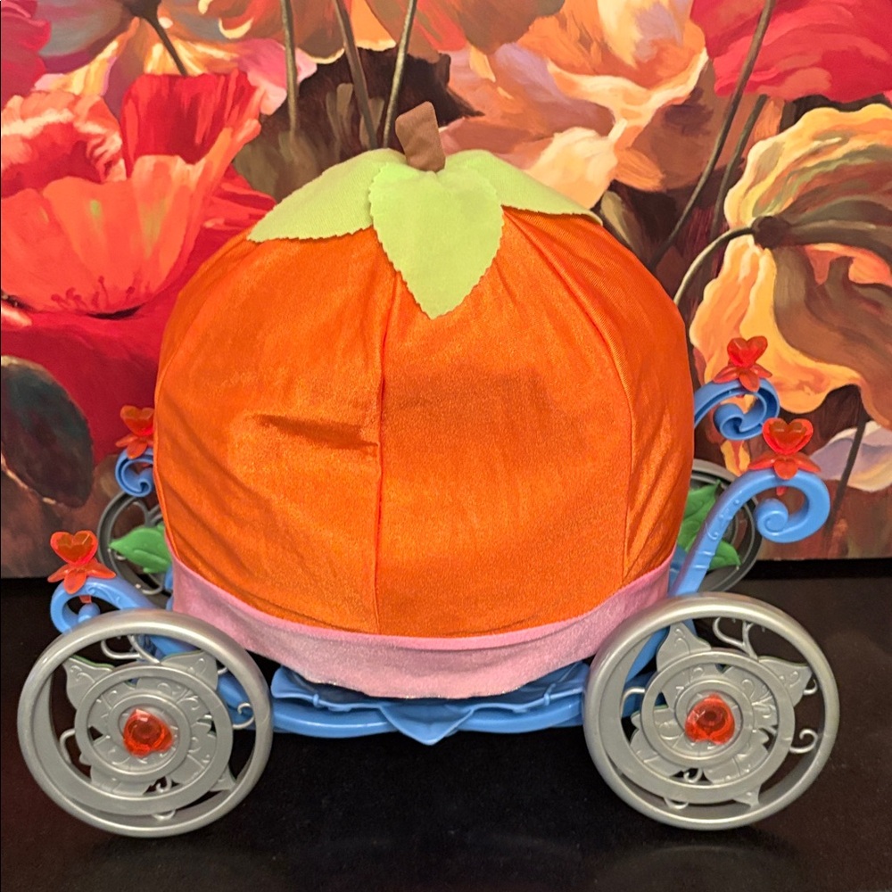 Disney Princess Cinderella Transforming Pumpkin 15" Royal Carriage‎ 2011 VIDEO